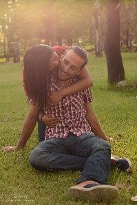 susurrandole al oido