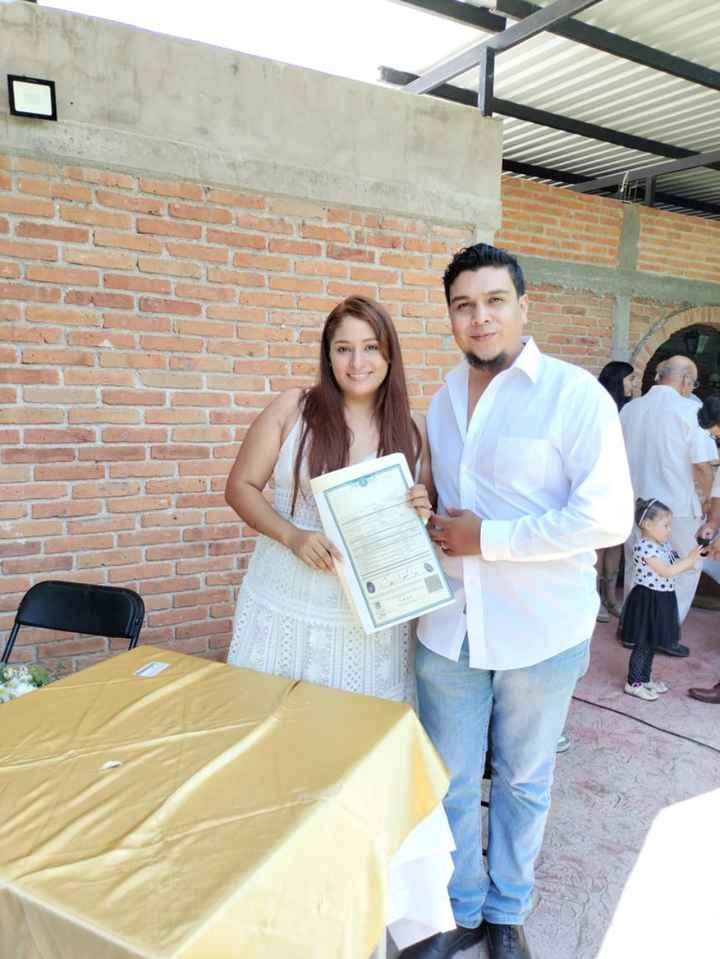 ¿Eres nueva en la comu? ¡Te regalamos un CALENDARIO de bienvenida! 📅🎁🤍 - 1