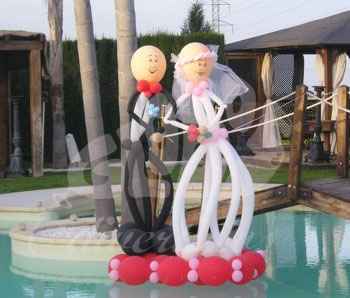 Novios con globos