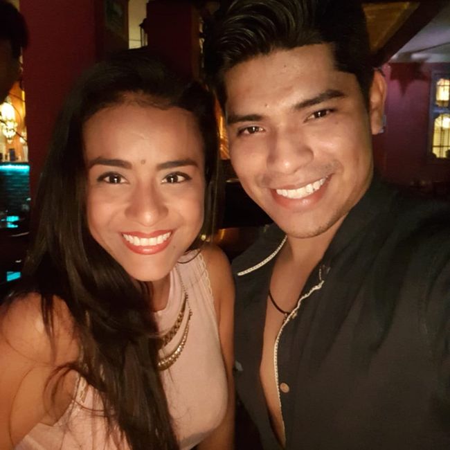 ¿Cuál fue la primera foto en pareja que subieron a las redes sociales? 14