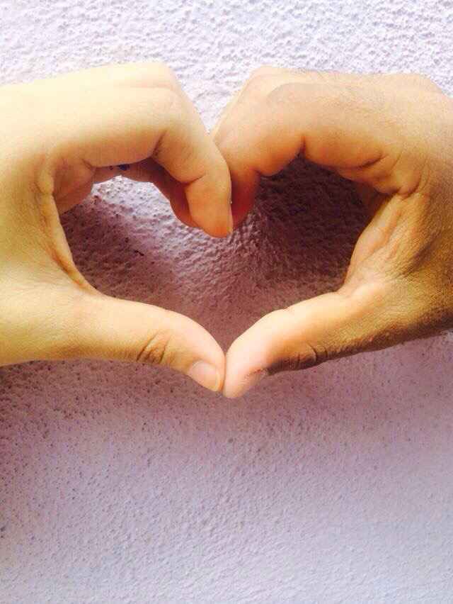 Manitas de corazón, fotografias de corazoncitos con sus manos. Las tienen? - 2