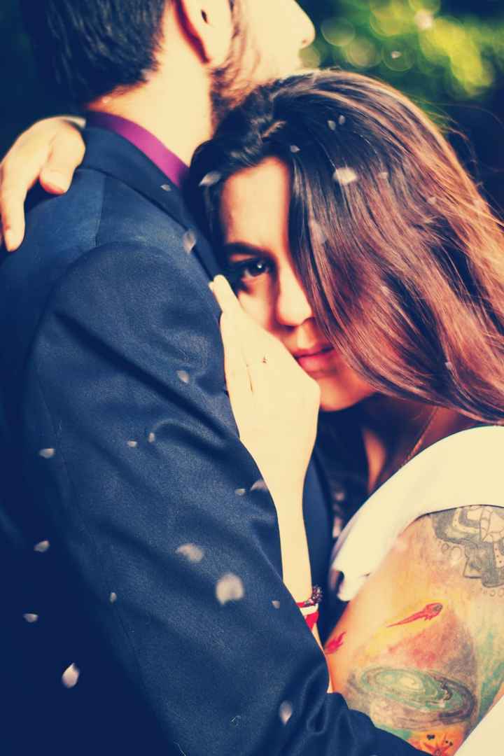 Esencial o lujo : Save the date - 1