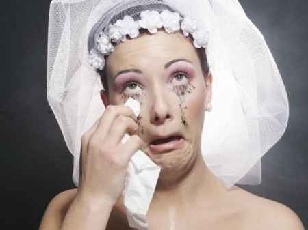 5. NO arruinarás tu maquillaje. Un maquillaje profesional prevee lagrimas, sudor y grasa pero si tal