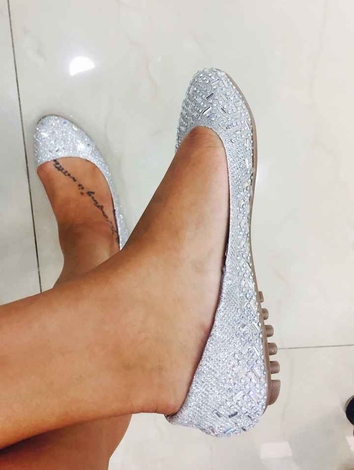 Ya tengo mis zapatos cómodos para después del baile 💃🏽 😍 - 1