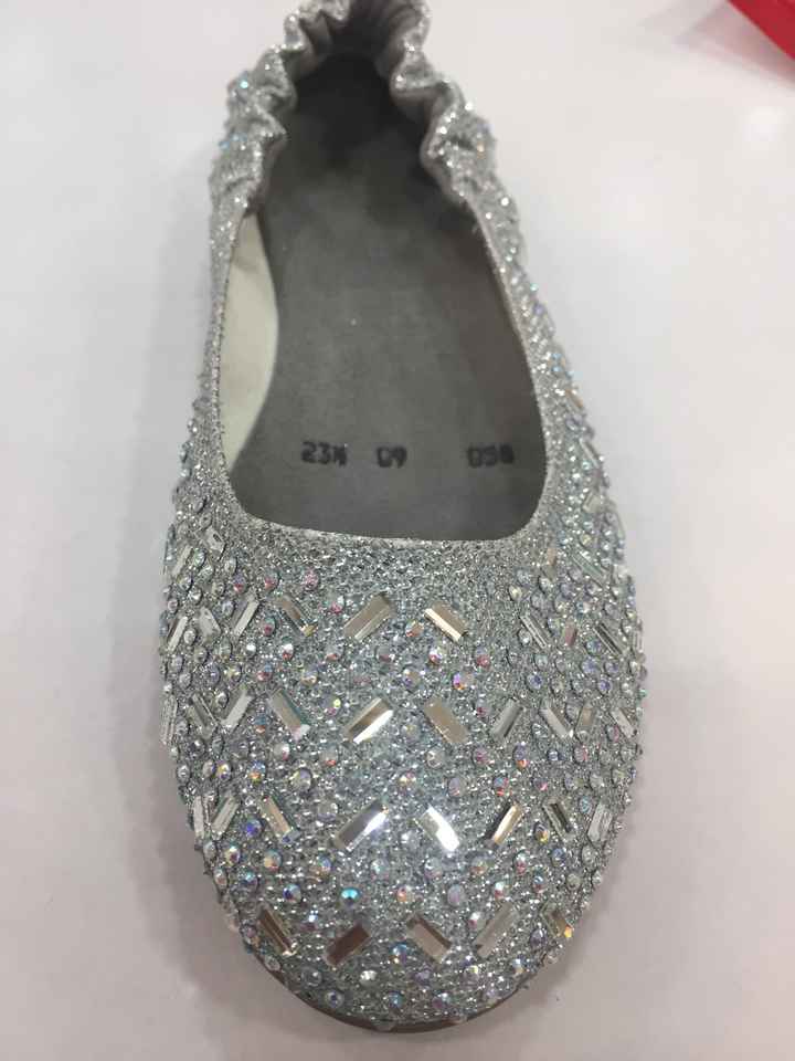 Ya tengo mis zapatos cómodos para después del baile 💃🏽 😍 - 2