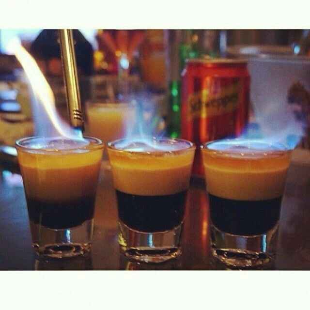 Una barra de shots/shots bar - 3