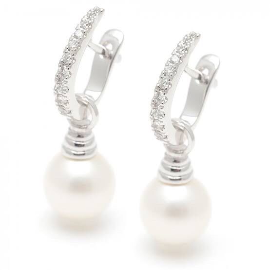 Simon dice: muestrenme sus aretes para el gran día 4