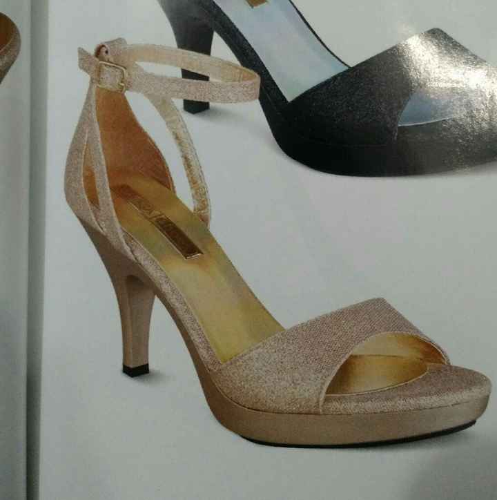 Buscando las zapatillas 👠 - 4