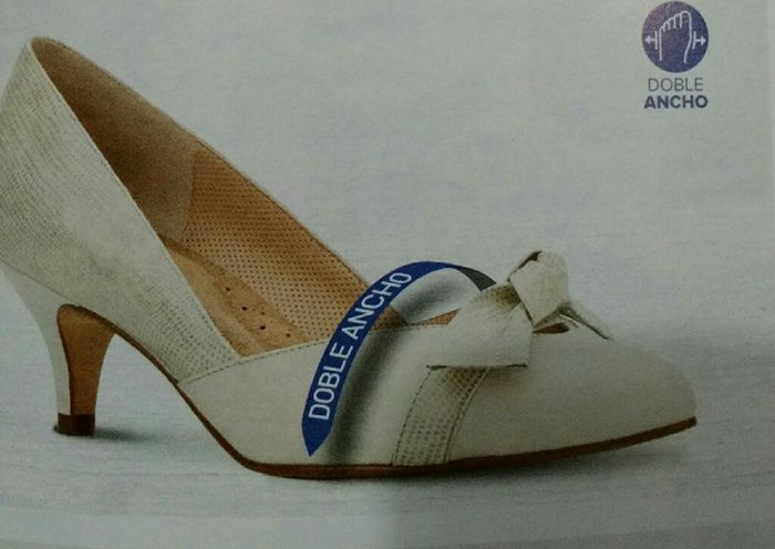 Buscando las zapatillas 👠 - 5