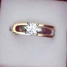 24/05/17 Me pidió matrimonia formalmente, fue el momento mas romántico de mi vida.