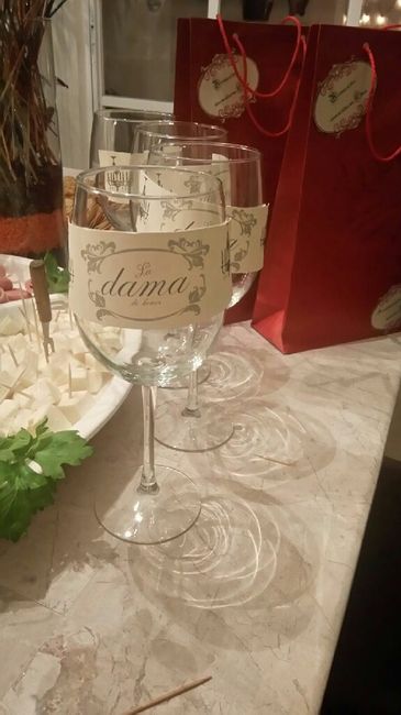 Presentación entre damas y detalles - 3