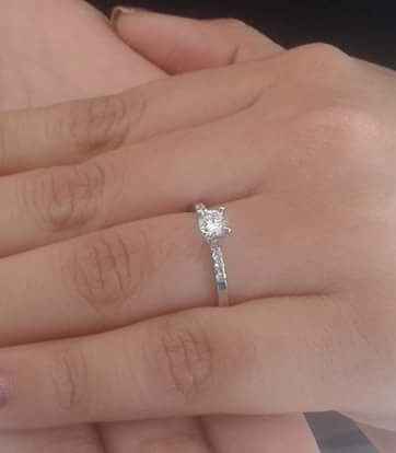 Presuman su anillo - 1