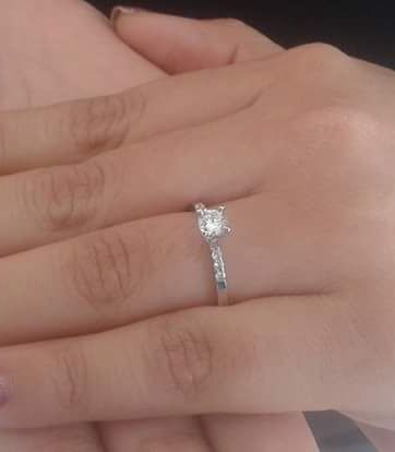 Presuman su anillo - 1