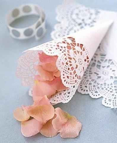 Cucurucho para lanzar petalos