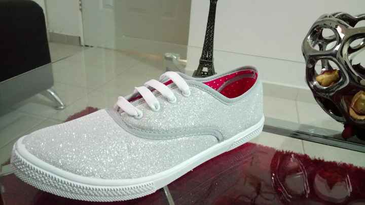 Los encontré!!! mis tenis para el día b - 2
