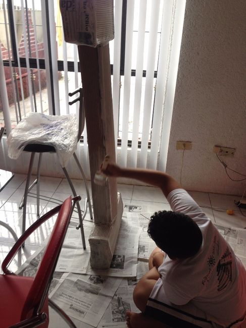 el también colaboró