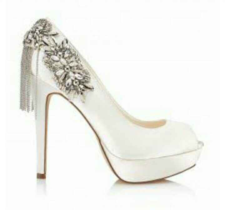 Para las que aún no elegimos zapatillas para el día b - 26