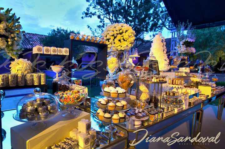 La mesa de dulces. - 1