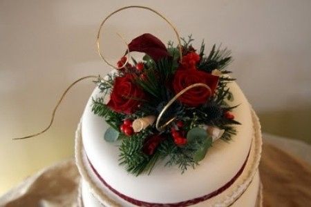 pastel con detalle navideño