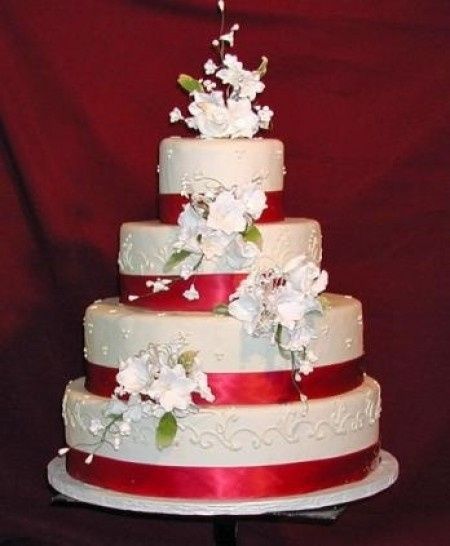 pastel para boda con flores y liston
