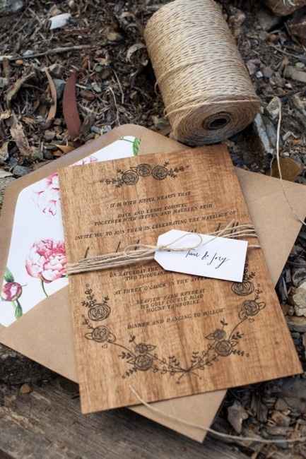 invitacion original en madera