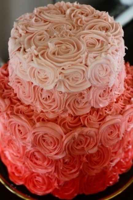 hermoso pastel en tonos naranja