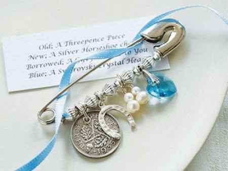 broche algo nuevo, viejo, azul, prestado