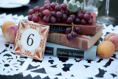 centro de mesa con uvas