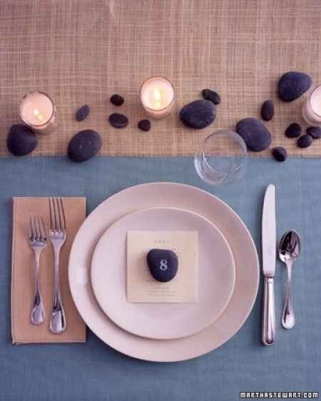 identificador de mesa con piedras