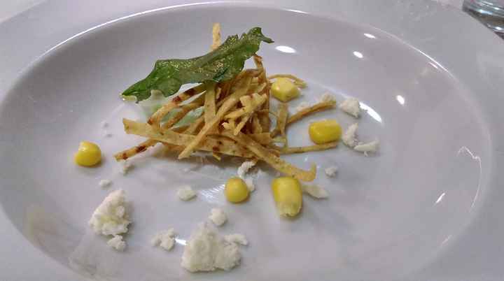 La base para la crema de esquite, que estaba muy rica, es como crema de elote, prácticamente, pero m