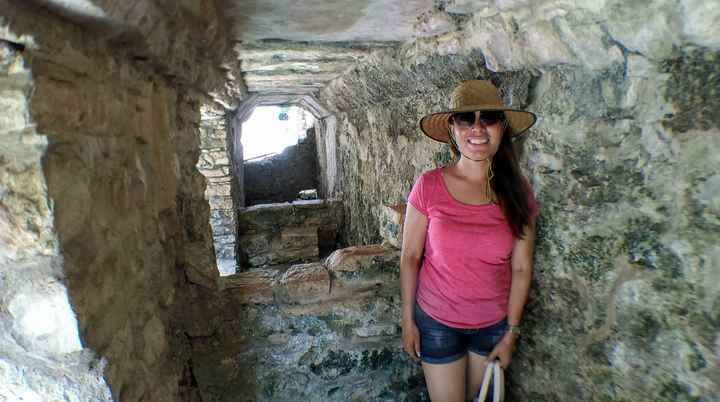 En fin, hicimos un recorrido en las ruinas con un guía, y al final estábamos rendidos. 