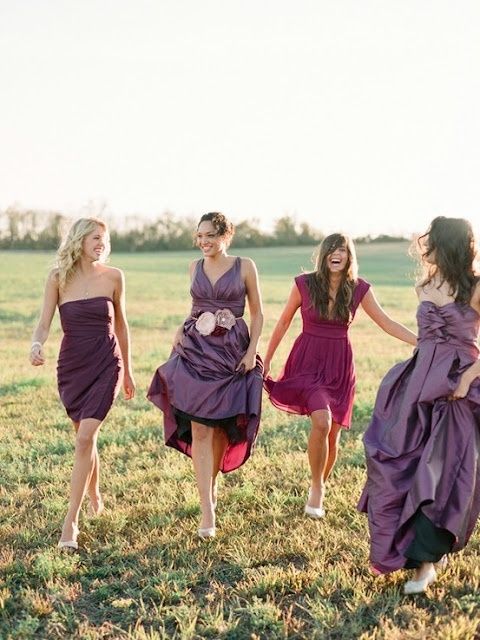 Damas de morado