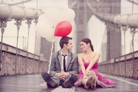 Foto de novios con globos