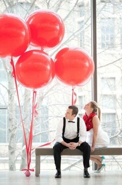 Foto de novios con globos