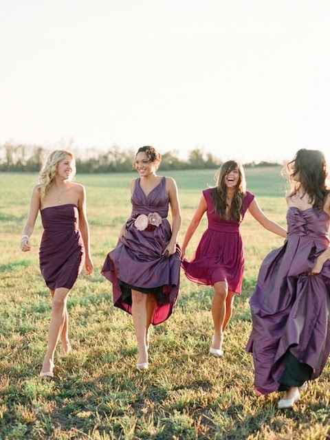 Damas de morado