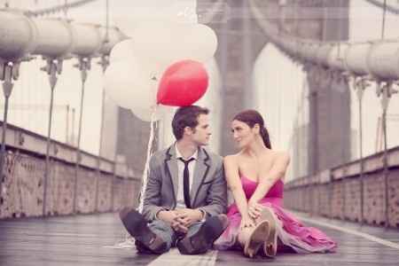 Foto de novios con globos