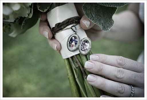 Relicario en el ramo