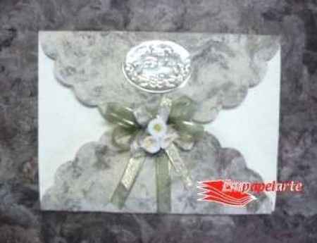 Invitación con sobre hecho de papel reciclado