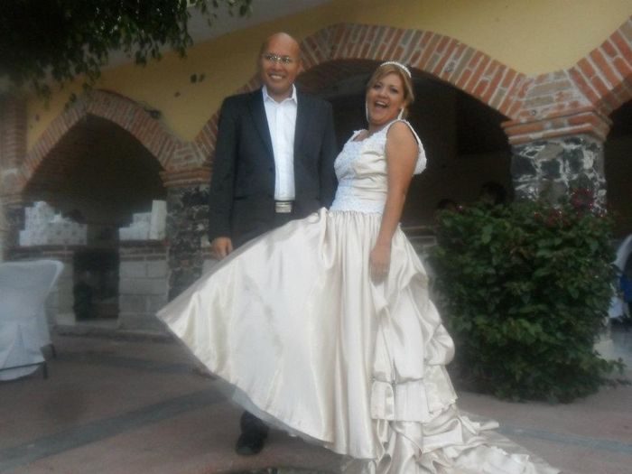 aki disfrutando la cara de mi esposo