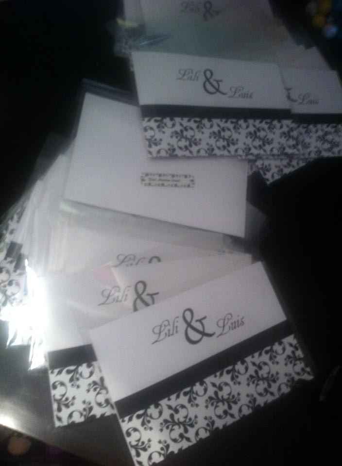 Invitaciones en blanco y negro