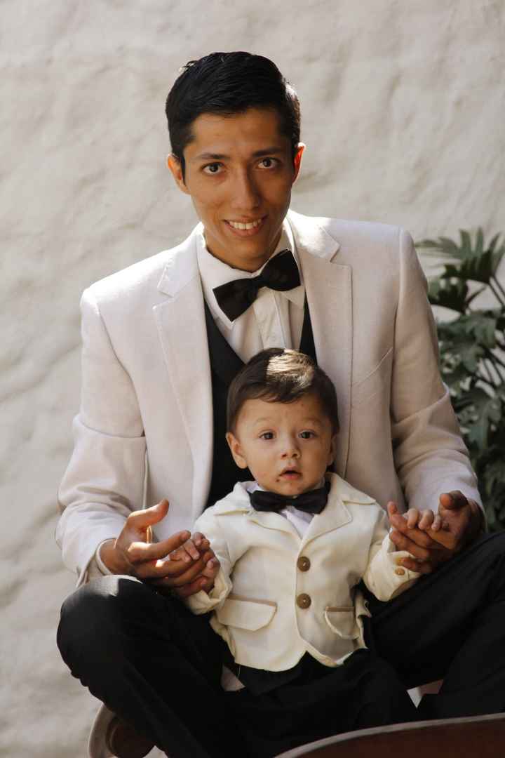 TRAJES NOVIO Y BB