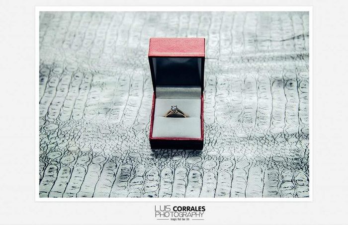 Con ustedes mi anillo de compromiso - 2