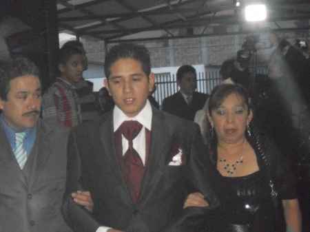 mi esposo y mis suegros