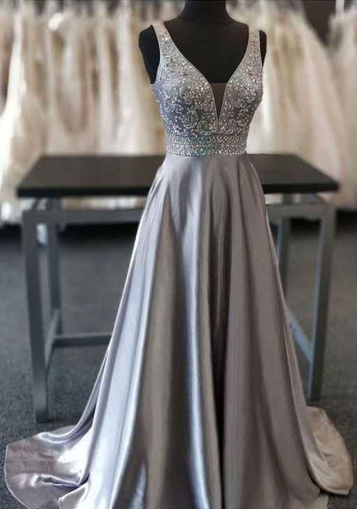 ¡Basta! Color del vestido de las damas - 1