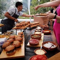 Ayuda!! Banquete tipo “food córners” (estaciones de comida) - 1