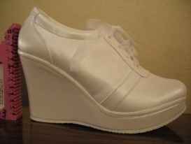 Tenis con platafoma