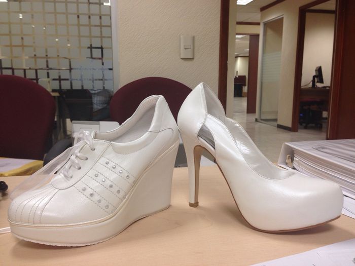 Tenis de novia, alguien? - 1