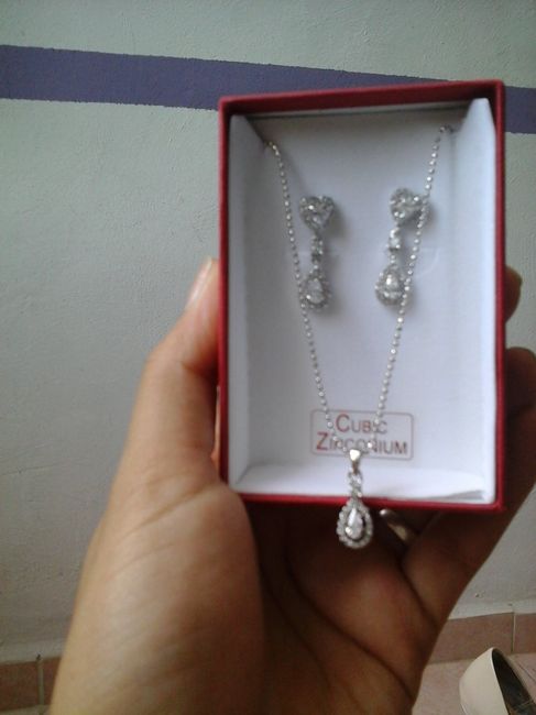 A 21 dias  Presento: La prueba de vestido, mi velo, tocado, accesorios de  la iglesia y mis invitaci