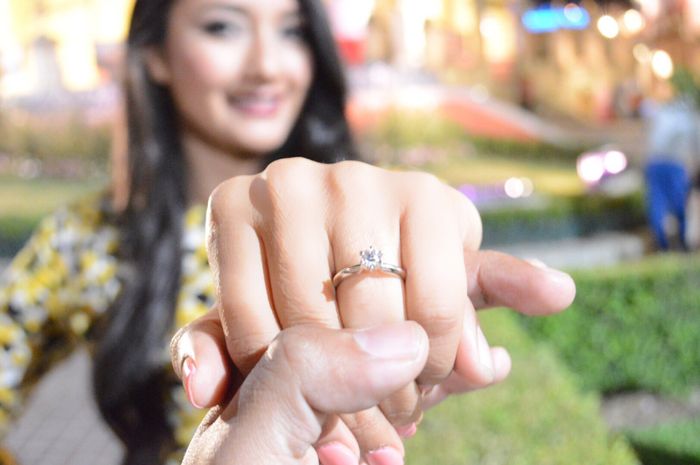 Anillo de compromiso, joyitas - 1