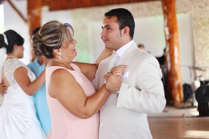 Mi esposo con mi suegra